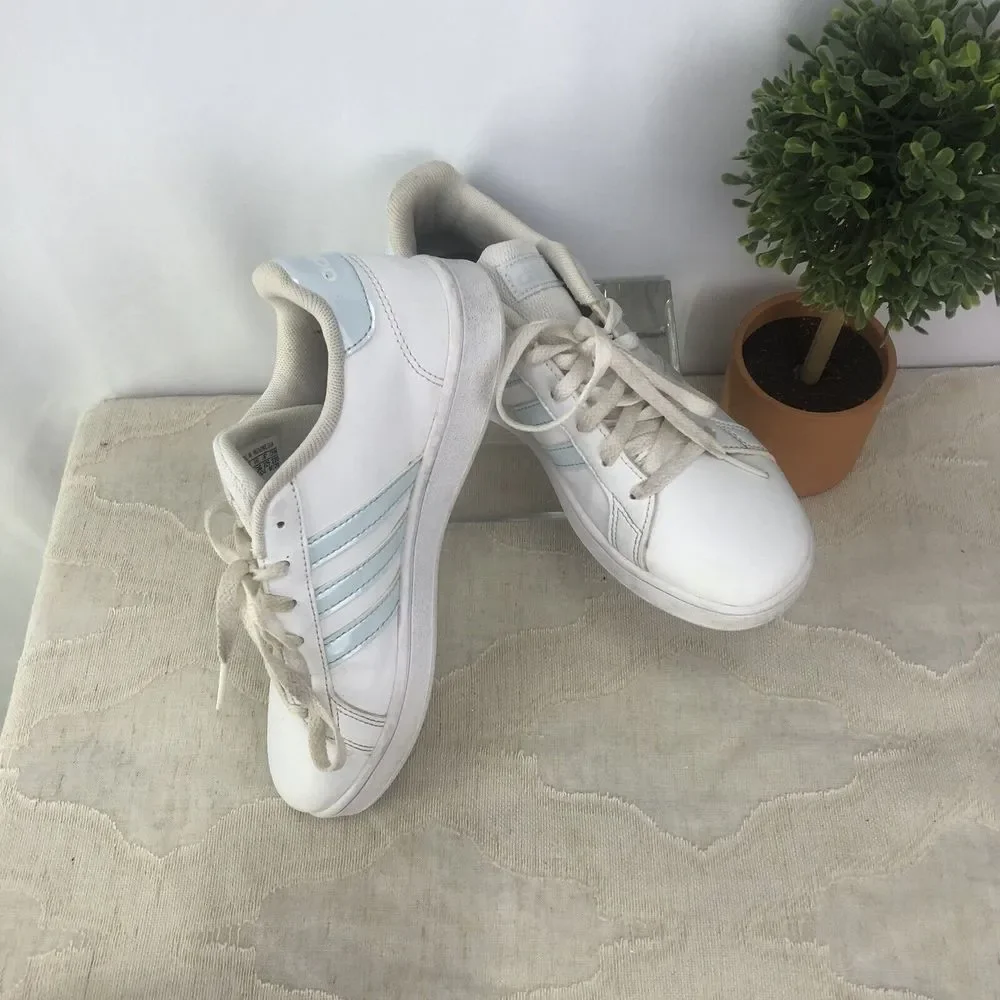 Kids Unisex Adidas Grand Court Cloudfoam Comfort Shoes. Size 4 - Picture 12 of 13